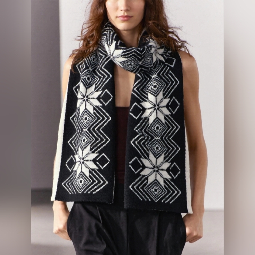 Hanes Her Way Winter Scarf